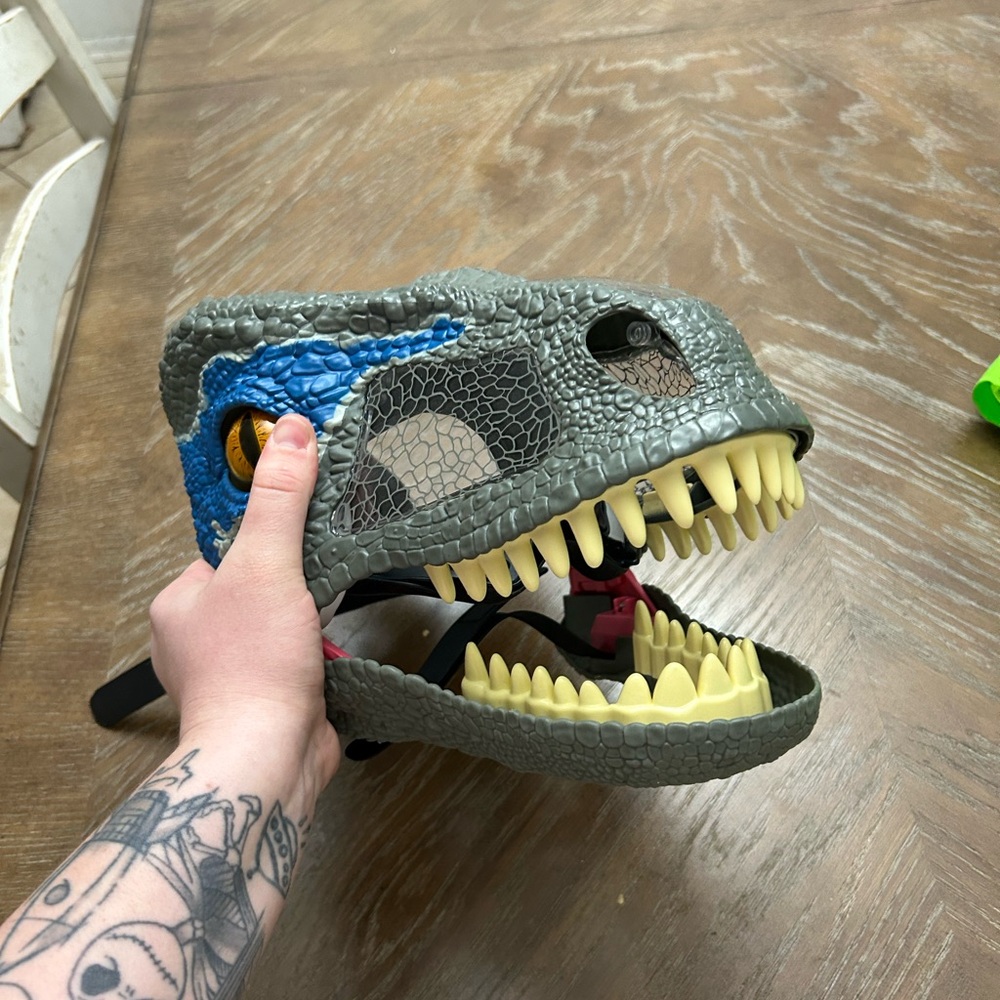 Dinosaur Mask w/ Blue & Gray Details, chin strap adjusts teeth movement+sound
